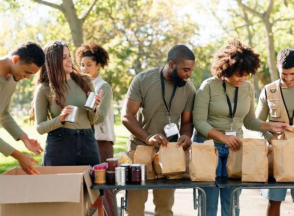 People volunteering